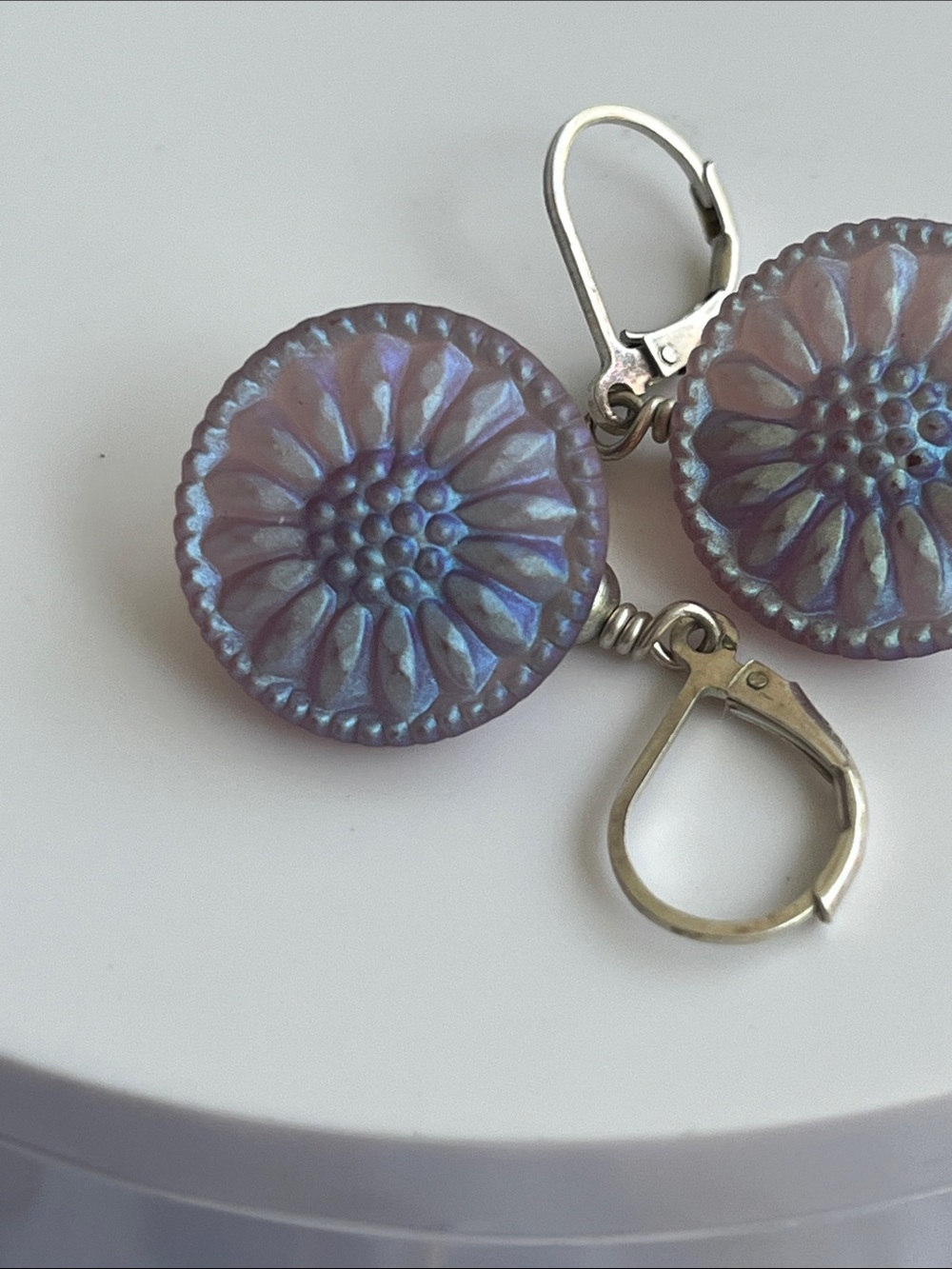 Pink Iridescent Floral Carved Buttons Earrings 18mm - Picture 11 of 12